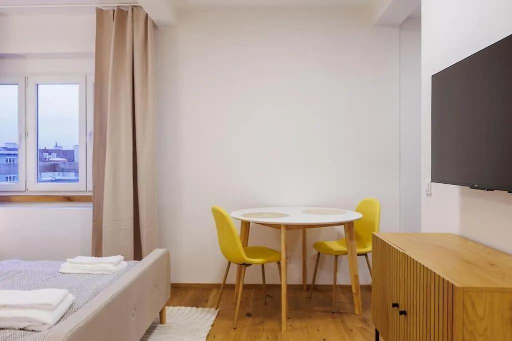1 Bedroom Apartment With Terrace And Free Parking Near Metro Prague 0*,